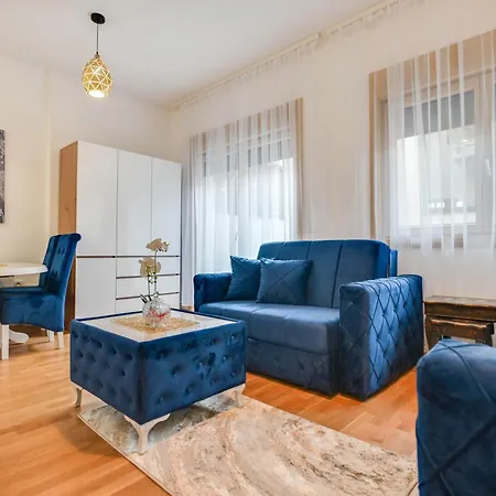 Kraljica Apartment *